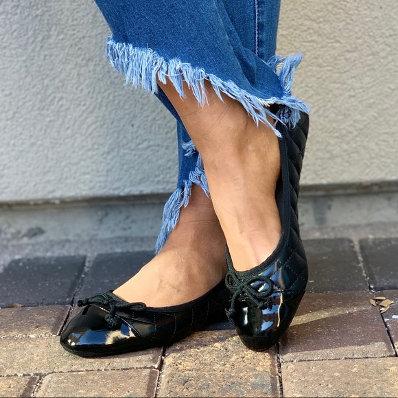 Black Quilted Comfortable Classic Ballet Flats - Picture 6 of 7